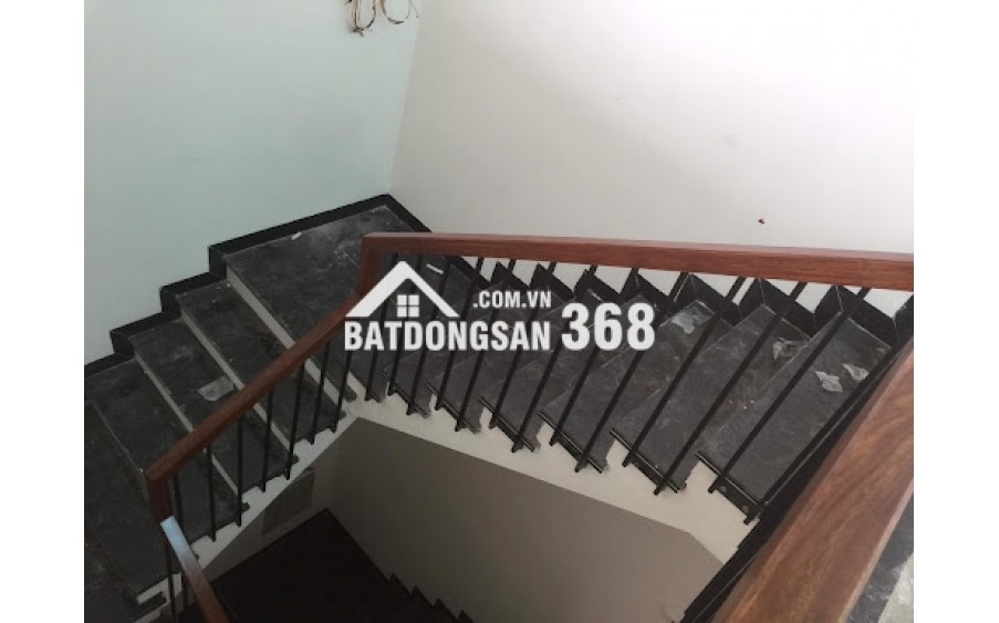 Nhà mình cho thuê nhà mới, lô góc, 98m2_ 4T; vỉa hè, Lạc Trung-29 Tr